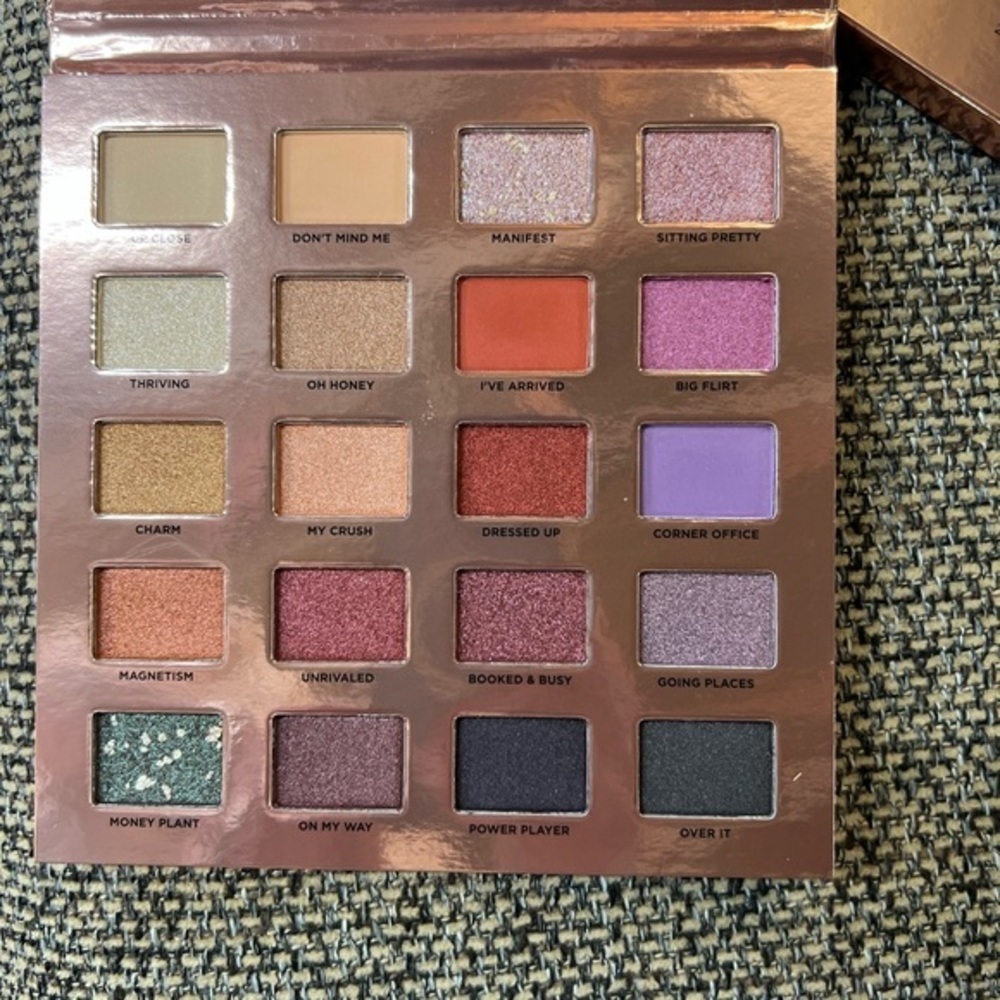 Palette by Iconic London​​​​